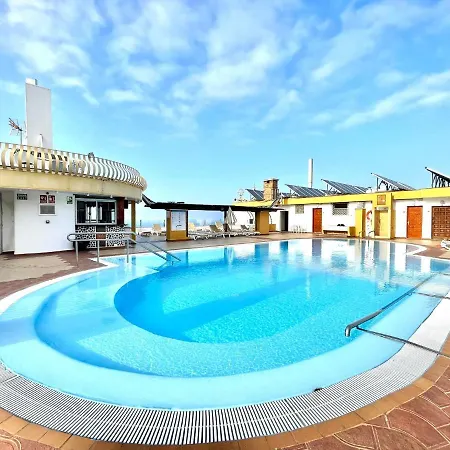 Estudio familiar, Wifi, piscina en la azotea compartida en Puerto de la Cruz