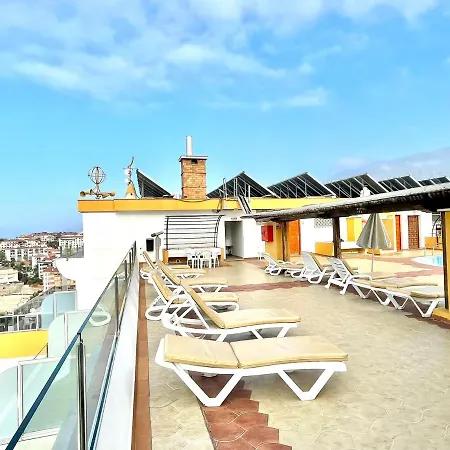 Estudio familiar, Wifi, piscina en la azotea compartida en Puerto de la Cruz Appartamento