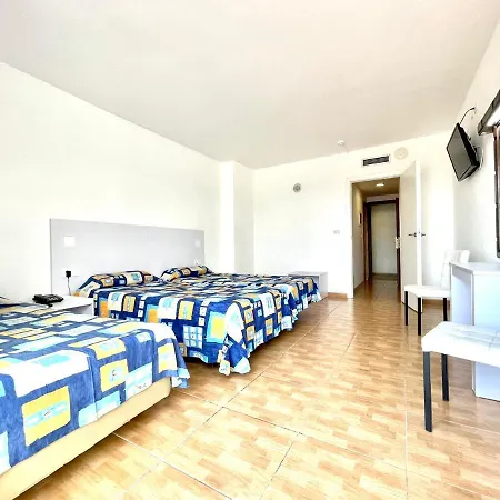 Estudio familiar, Wifi, piscina en la azotea compartida en Puerto de la Cruz *