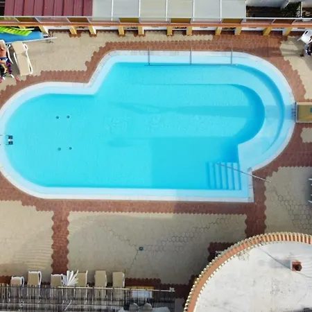 Estudio Familiar, Wifi, Piscina En La Azotea Compartida En Puerto De La Cruz